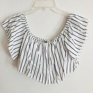 Cute crop top!